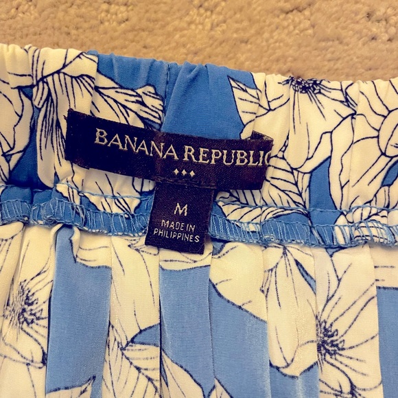 Banana Republic Blue Floral Skirt - Picture 3 of 3